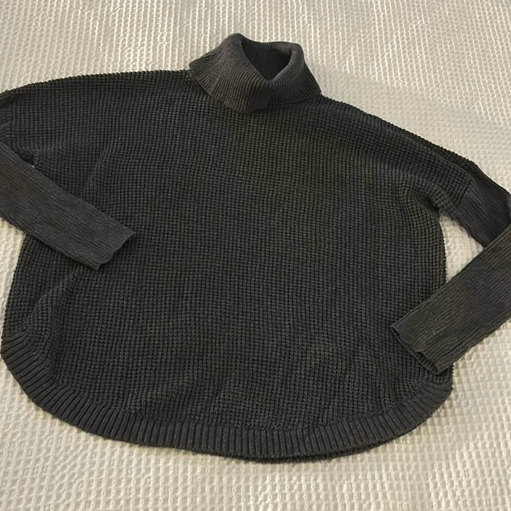 Michael kors grey waffle turtle neck size medium